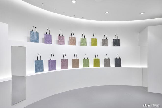 IYAKE三里屯太古里限时活动--“VOICE”凯发k8娱乐唯一BAO BAO ISSEY M(图4)