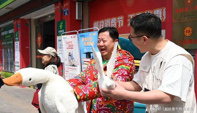 放胡锡进称或影响民营餐饮生意。凯发K8国际版荣昌政府食堂开(图10)