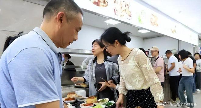放胡锡进称或影响民营餐饮生意。凯发K8国际版荣昌政府食堂开(图2)
