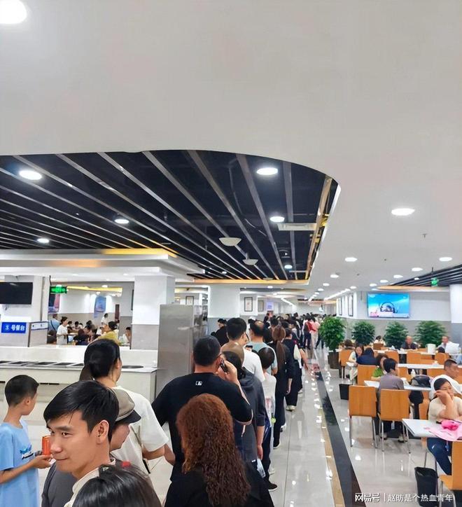 放胡锡进称或影响民营餐饮生意。凯发K8国际版荣昌政府食堂开(图4)