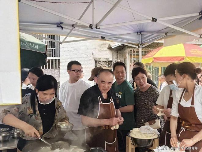 放胡锡进称或影响民营餐饮生意。凯发K8国际版荣昌政府食堂开(图21)